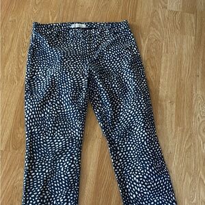 GAP Blue and White Patterned slim cropped mid rise size 2 excellent condition